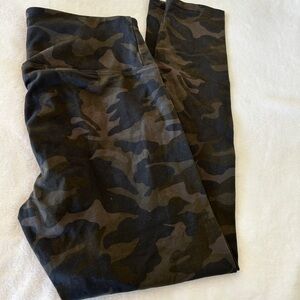 NWOT Style & Co camo pants size medium